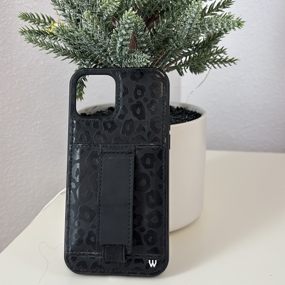 Walli iPhone 12 Case - Picture 1 of 4